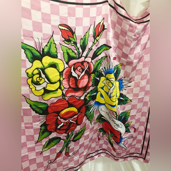 Ed Hardy pink white checkered iconic Ed Hardy red rose florals scarf shawl new - Picture 9 of 15